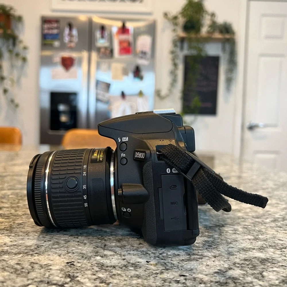 Nikon D5600 DSLR Camera